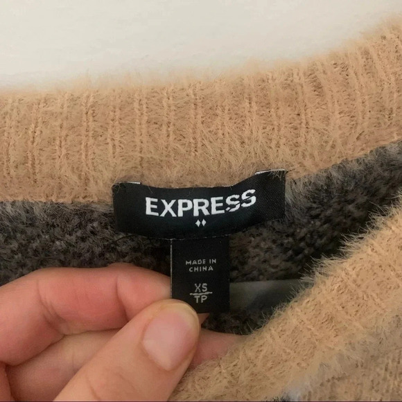 Express Cream/Tan and Black Cozy Fuzzy Eyelash Leopard Sweater Size XS - Picture 4 of 8